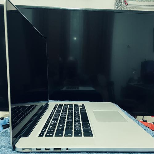 Apple MacBook PRO 15 A1398 2015 i7 2.2Gz 16GB 256GB SSD Retina Display