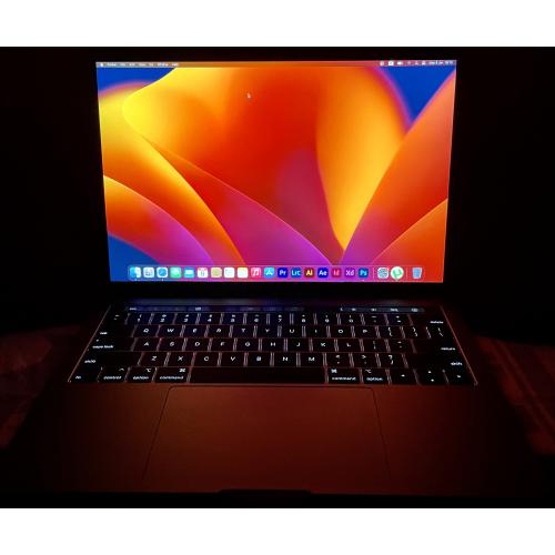 Apple MacBook Pro 13" A1989 2018 i7-8559U 16GB RAM 256GB SSD - Touch Bar + ID
