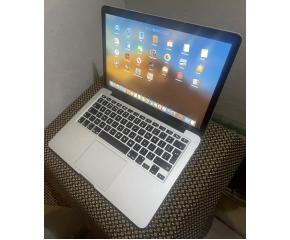 Apple MacBook Pro 13.3" A1502 2015 i7 5/GEN 3.1 GHz 16GB RAM 512GB SSD