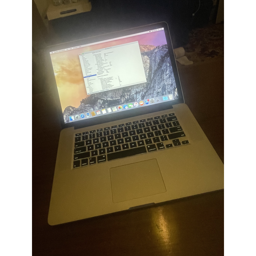  Apple MacBook Pro 15" A1398 2015 i7-4th Gen 2.2Ghz 16GB RAM 256GB SSD